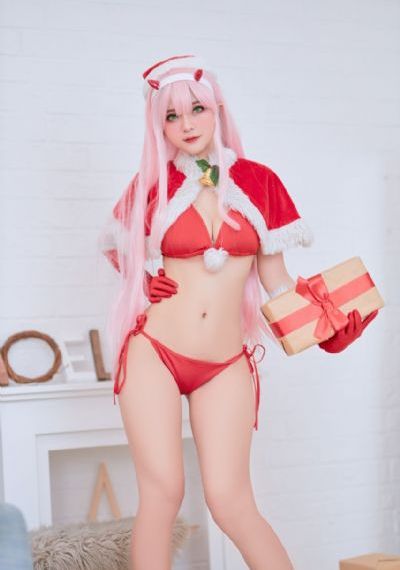 胸部丰满的妈妈