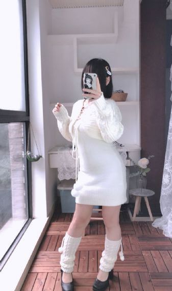 他趴在她的两腿间疯狂免费看